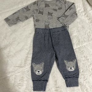 Carter’s matching set. size 3-6M.